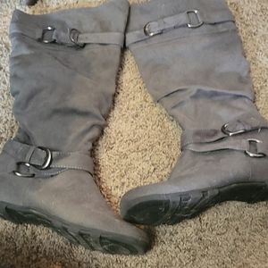 WOMENS GREY BOOTS